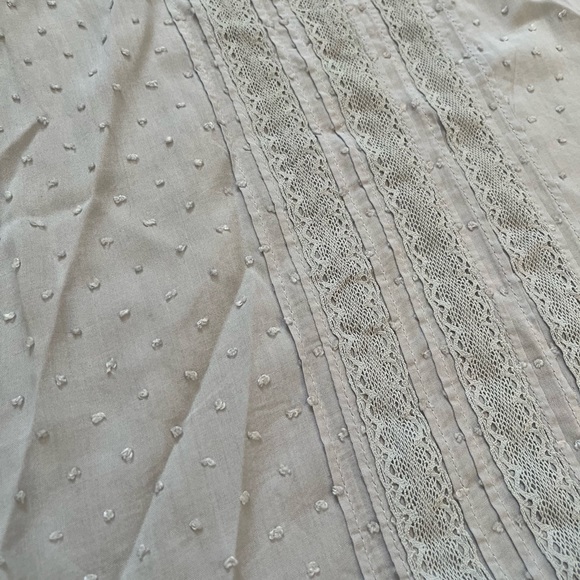 Gap Sleeveless Blouse - Picture 2 of 3